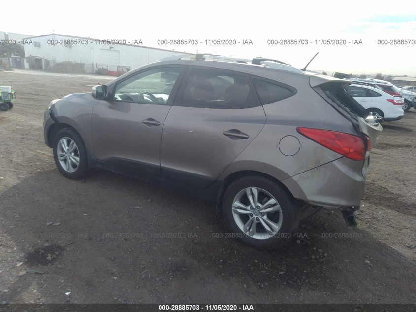 HYUNDAI TUCSON KM8JU3AC3CU393052
