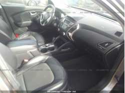 HYUNDAI TUCSON KM8JU3AC3CU393052