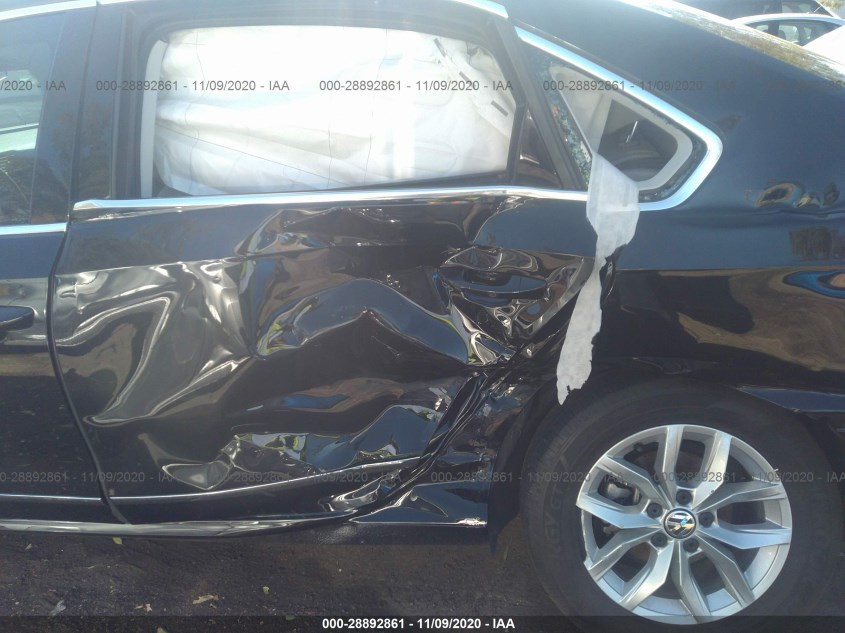 VOLKSWAGEN PASSAT 1VWAT7A31HC021539