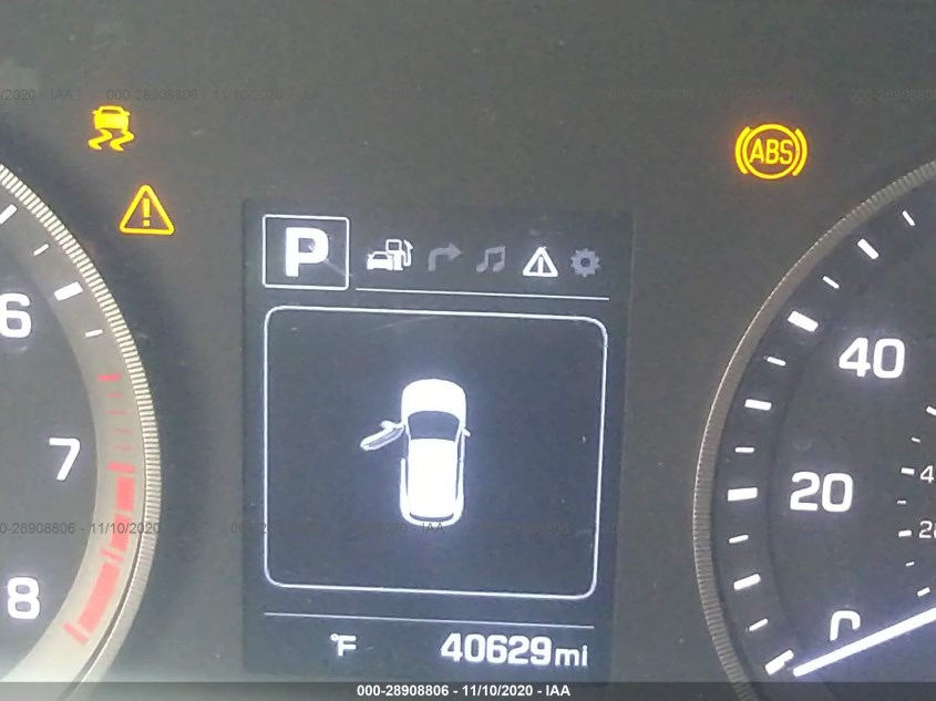 HYUNDAI TUCSON KM8J33A25JU747032