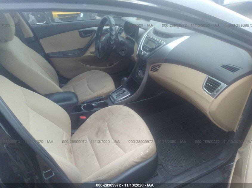 HYUNDAI ELANTRA 5NPDH4AE5DH204409