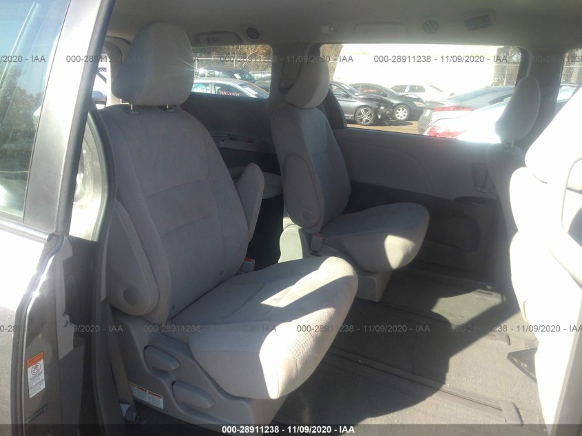 TOYOTA SIENNA 5TDZK3DCXFS541683