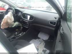 HYUNDAI IONIQ HYBRID KMHC75LCXKU119502