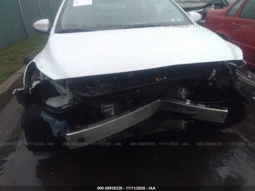 HYUNDAI IONIQ HYBRID KMHC75LCXKU119502