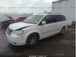 CHRYSLER TOWN & COUNTRY 2A4RR5DX8AR351340