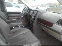 CHRYSLER TOWN & COUNTRY 2A4RR5DX8AR351340