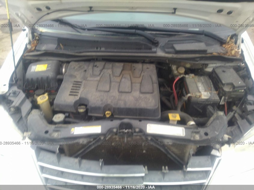 CHRYSLER TOWN & COUNTRY 2A4RR5DX8AR351340