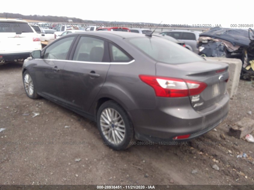 FORD FOCUS 1FAHP3H22CL469346