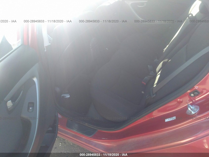 HYUNDAI ELANTRA KMHDH4AE1GU558241