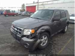 FORD ESCAPE 1FMCU9C75AKB31232