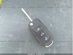 VOLKSWAGEN PASSAT 1VWAA7A32JC020511