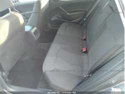 VOLKSWAGEN PASSAT 1VWAA7A32JC020511