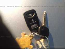 HYUNDAI ELANTRA KMHDH4AE6FU260413