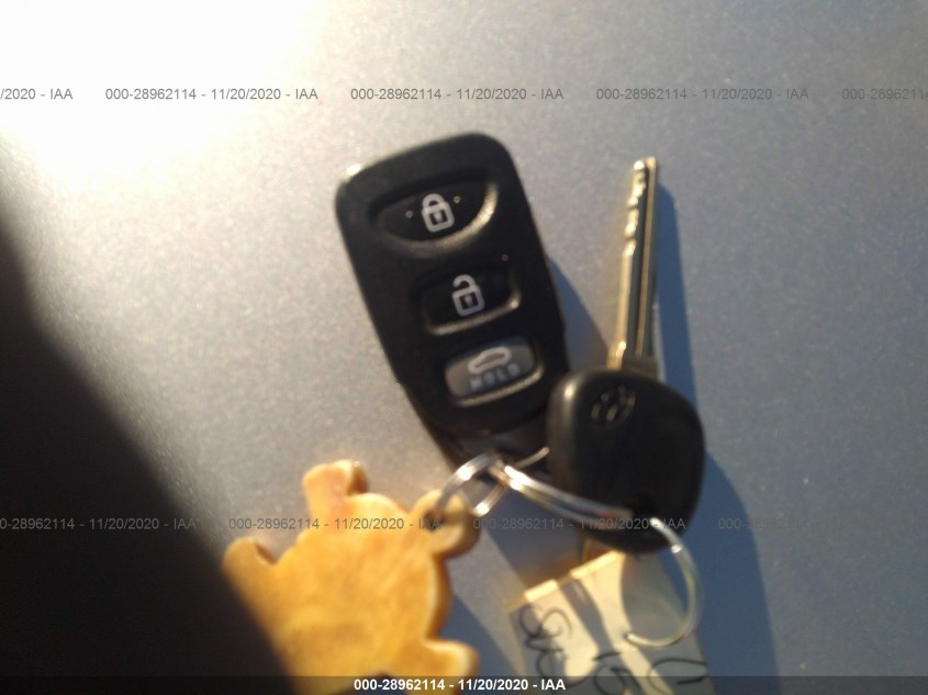 HYUNDAI ELANTRA KMHDH4AE6FU260413