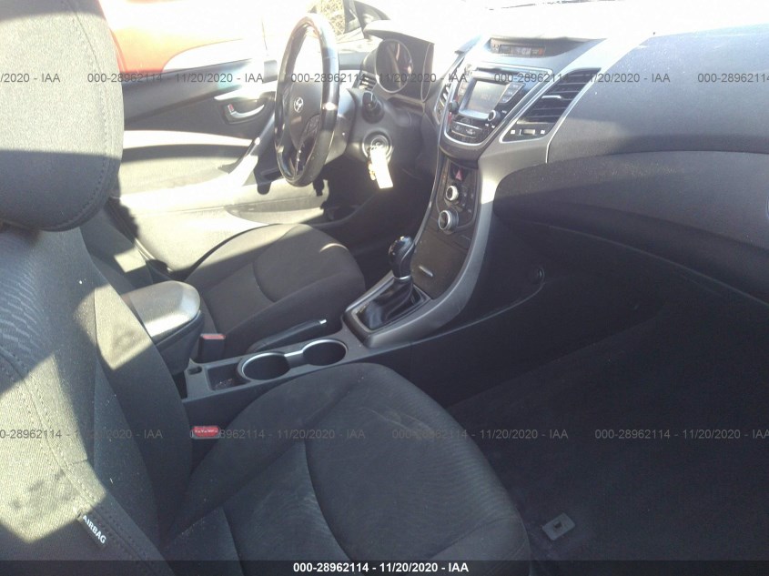 HYUNDAI ELANTRA KMHDH4AE6FU260413