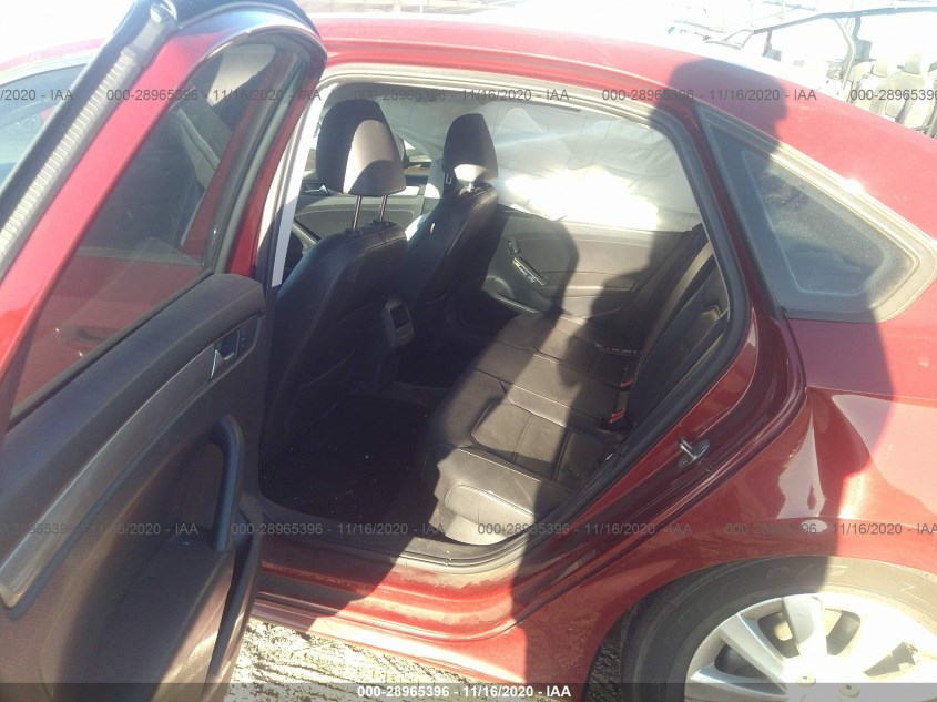 VOLKSWAGEN PASSAT 1VWAT7A37FC055577