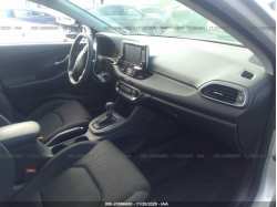 HYUNDAI ELANTRA GT KMHH35LE6KU104031