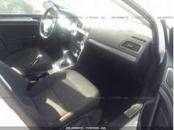VOLKSWAGEN GOLF 3VW217AU3GM008033