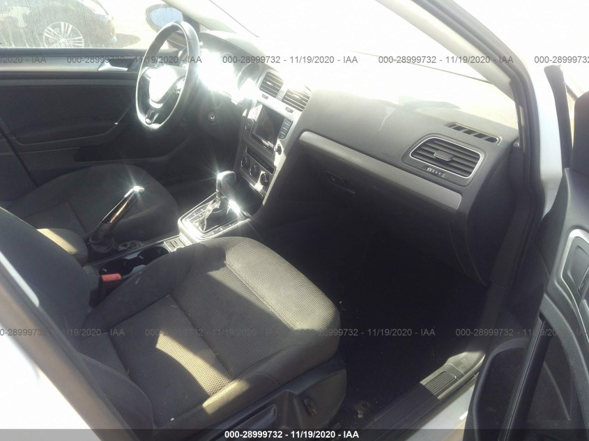 VOLKSWAGEN GOLF 3VW217AU3GM008033