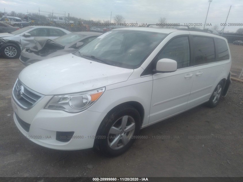 VOLKSWAGEN ROUTAN 2V4RW5DG7BR740685