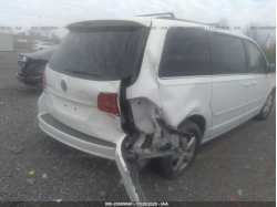 VOLKSWAGEN ROUTAN 2V4RW5DG7BR740685