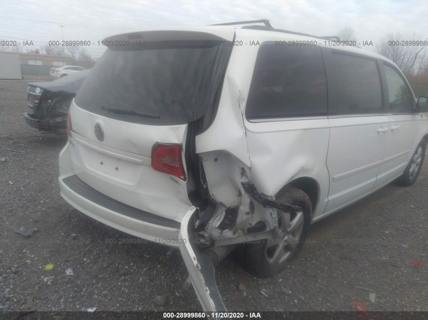 VOLKSWAGEN ROUTAN 2V4RW5DG7BR740685