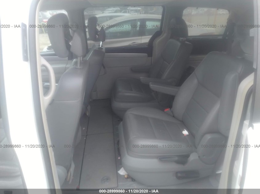VOLKSWAGEN ROUTAN 2V4RW5DG7BR740685