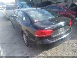 VOLKSWAGEN PASSAT 1VWAP7A38DC072342