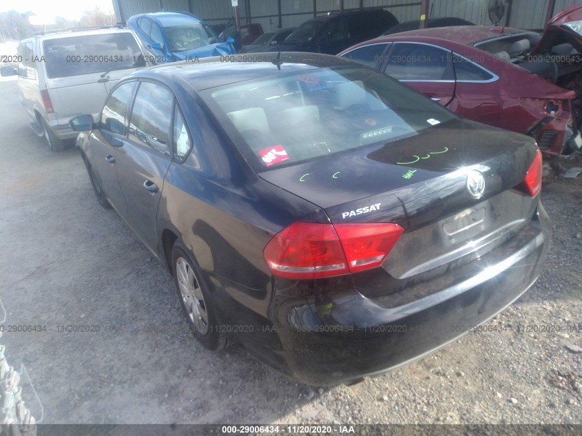 VOLKSWAGEN PASSAT 1VWAP7A38DC072342