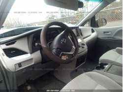 TOYOTA SIENNA 5TDKZ3DC6HS881672