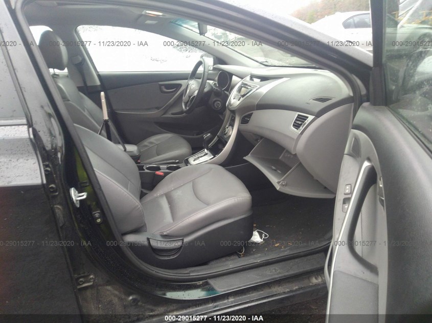 HYUNDAI ELANTRA KMHDH4AE4CU198201