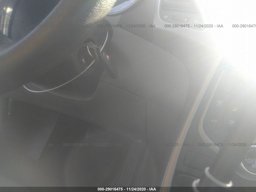 HYUNDAI ELANTRA 5NPDH4AE2FH585865