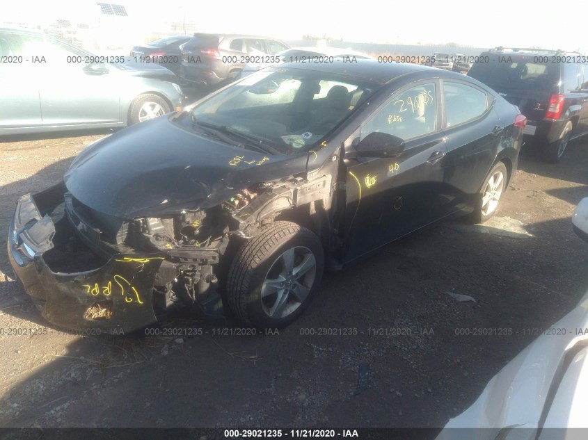 HYUNDAI ELANTRA KMHDH4AE3CU378821