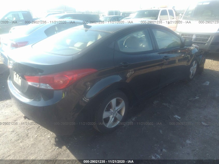 HYUNDAI ELANTRA KMHDH4AE3CU378821