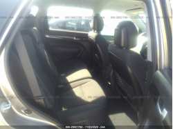 KIA SORENTO 5XYKT3A68EG507380