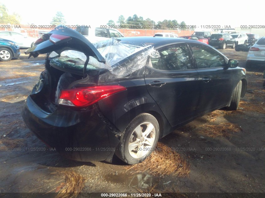 HYUNDAI ELANTRA 5NPDH4AE7DH405700