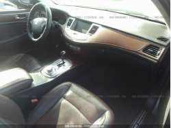 HYUNDAI GENESIS KMHGC4DF3BU129871