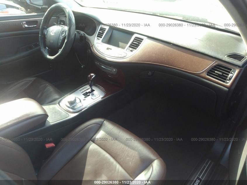 HYUNDAI GENESIS KMHGC4DF3BU129871