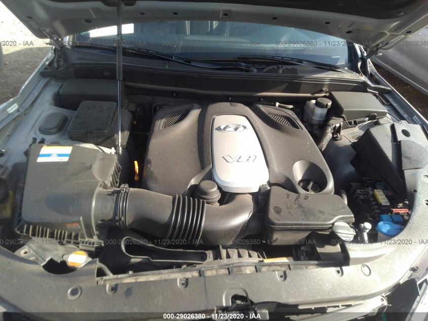 HYUNDAI GENESIS KMHGC4DF3BU129871