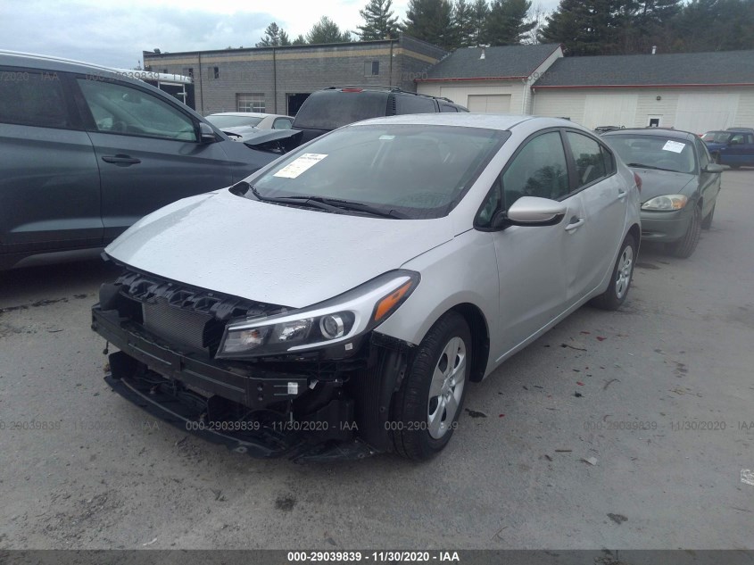 KIA FORTE 3KPFK4A79JE177176