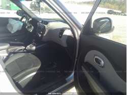 KIA SOUL KNDJN2A24J7576183