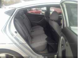 HYUNDAI ELANTRA 5NPDH4AE8DH375218