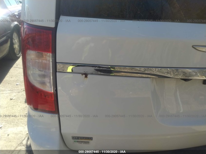 CHRYSLER TOWN & COUNTRY 2C4RC1BG0GR297575