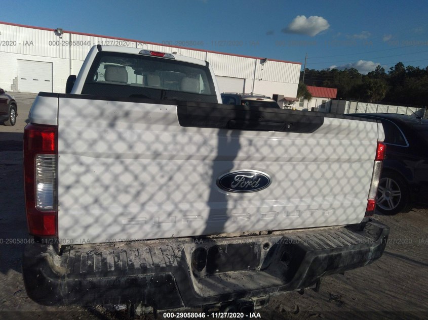 FORD SUPER DUTY F-250 SRW 1FTBF2A62JEC06107