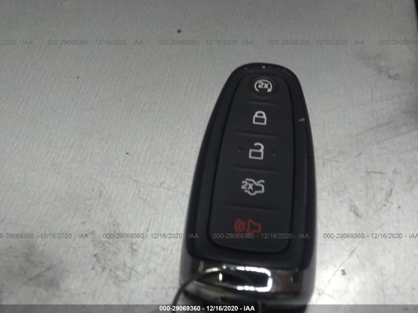 FORD TAURUS 1FAHP2F88DG102852