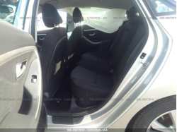 HYUNDAI ELANTRA GT KMHD35LE1DU079833