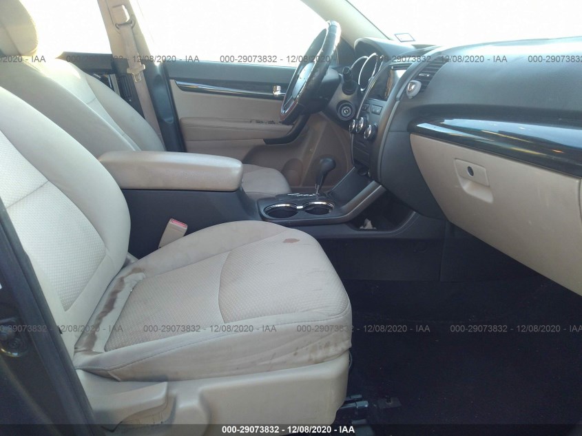 KIA SORENTO 5XYKT3A1XDG331547