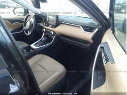 TOYOTA RAV4 2T3C1RFVXKW047861