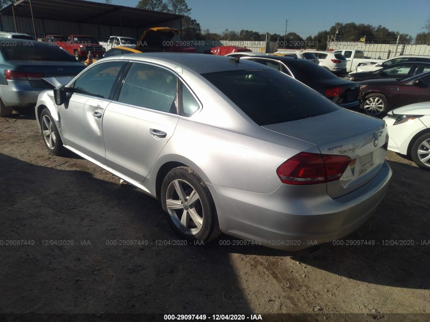 VOLKSWAGEN PASSAT 1VWBP7A32DC074396