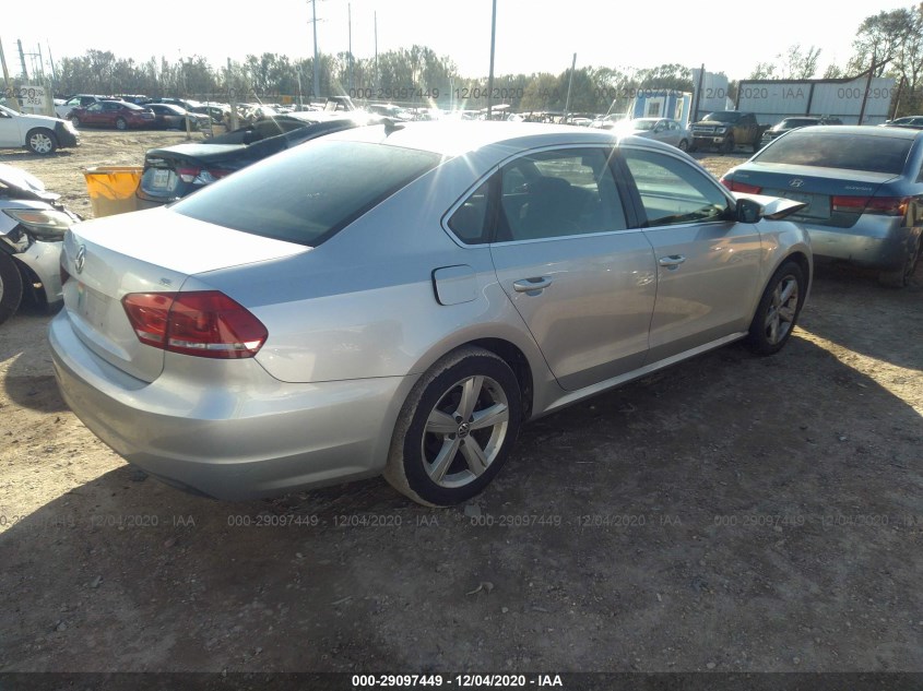 VOLKSWAGEN PASSAT 1VWBP7A32DC074396